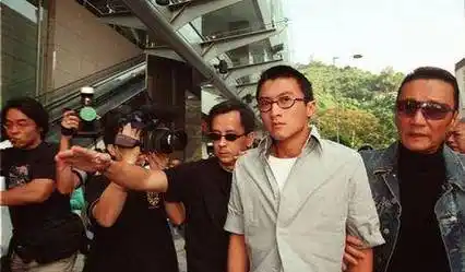 谢霆锋爱过的6个女人,都是"姐姐辈",最大相差11岁,最小3个月_王菲