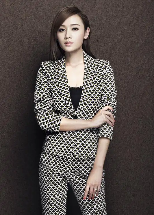 叶一茜魅力照,05年超女出道