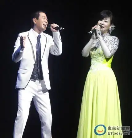 ▼蔡小虎与龙千玉默契绝佳,对唱情歌成经典.(图/探索传播)