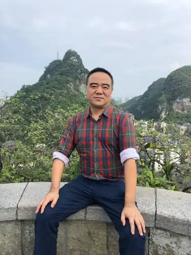 50岁离异男征婚照片(id:2232345)_广东深圳征婚交友_我主良缘网