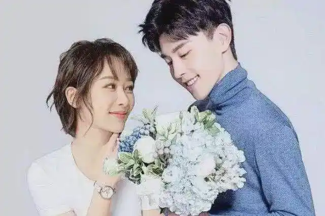 邓伦杨紫在一起了?网友:一万个支持他俩在一起!