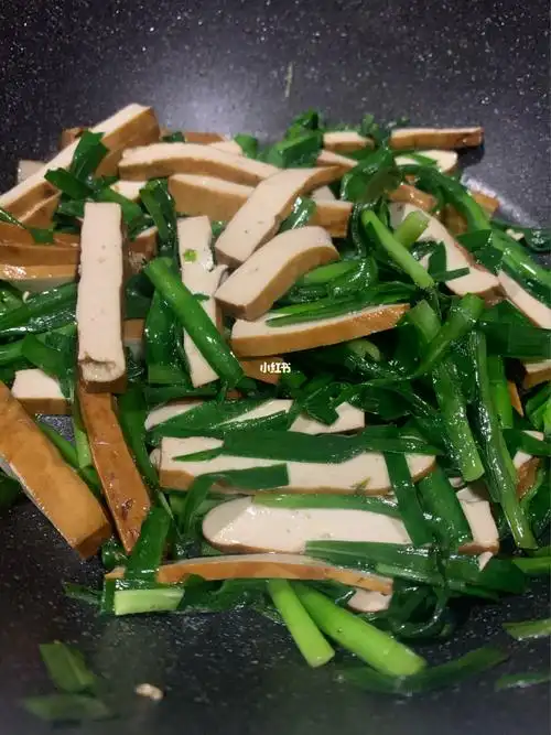 韭菜炒豆腐干|几分钟就搞定的快手菜_韭菜_快手菜_美食_日记_孜然