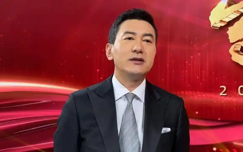 让我们和主持人鲁健一起承诺:反对铺张浪费,提倡勤俭节约!转发接力!