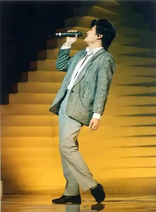 与老婆相识9天闪婚,事业巅峰期隐退舞台,刘欢没你想的那么简单