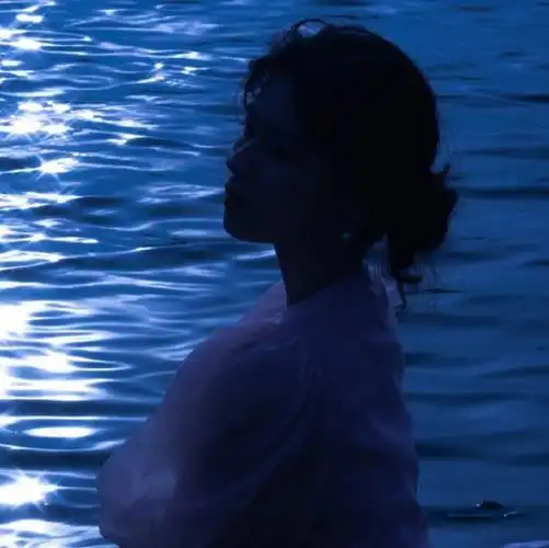 有哪些好看到爆的蓝色系头像