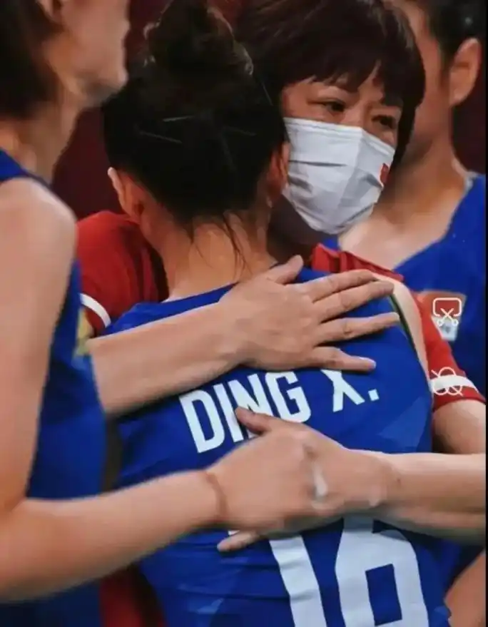 霞霞#中国女排 #丁霞 #排球 - 抖音