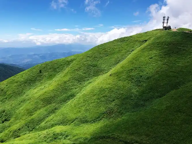 绿色的武功山海拔1980米登山需要5个小时江西最高峰