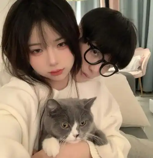 情侣头像我还是很喜欢你像星光坠入眼眸一眼万里