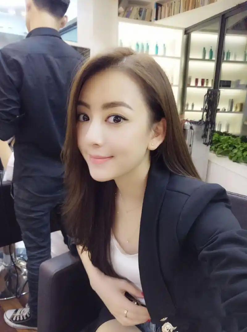 方媛图片(方媛图片 个人资料简介 星座)