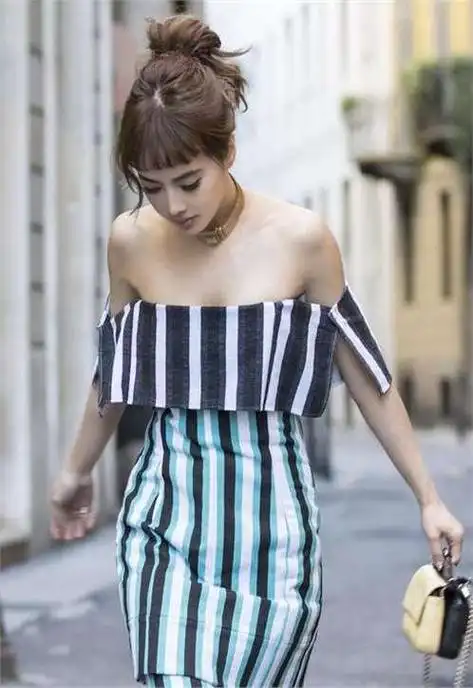 台湾女星蔡依林内地游玩,身材娇小颜值高,游览祖国河山心情大好