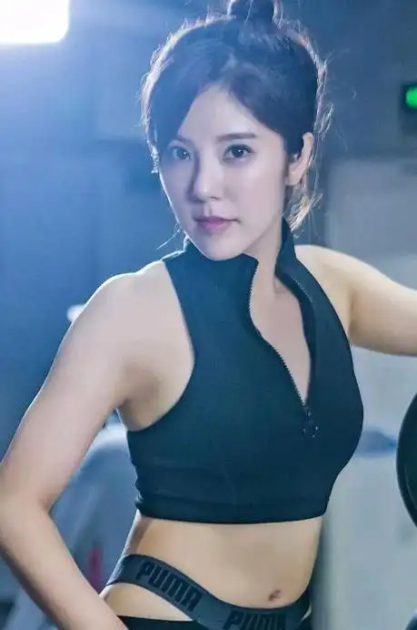 没后台没人罩没热度三无演员赵奕欢真人秀中成炮灰