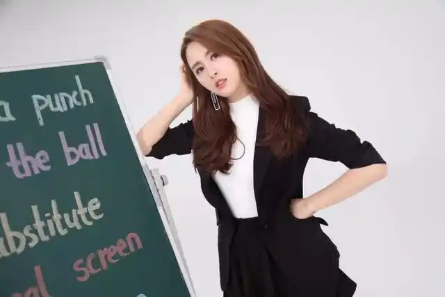 腾讯美女主播之小楠:青春靓丽,甜美可人