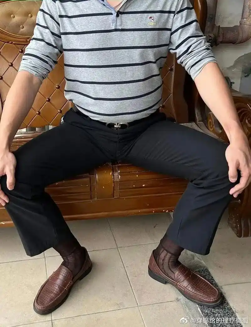 正装大叔.#正装皮鞋 #彩虹96 #正装 - 抖音