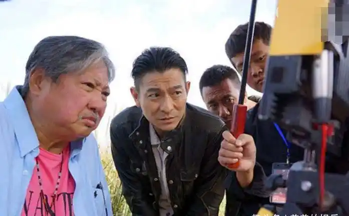 洪金宝捧红很多巨星都请不起,只有他随叫随到_刘德华_明星_钱小豪