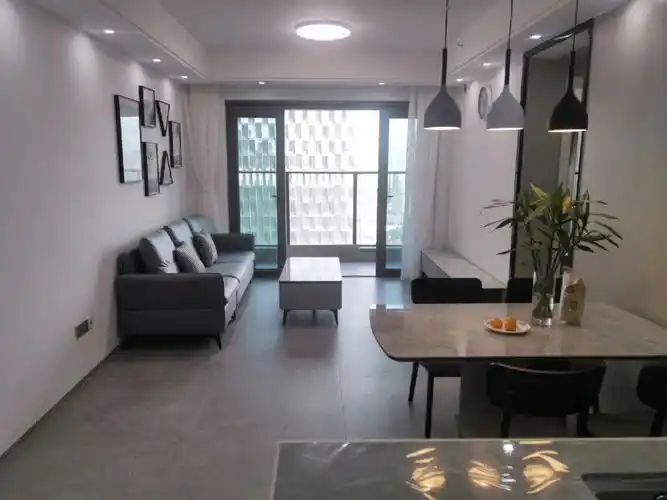 鸿荣源壹成中心花园三房出租