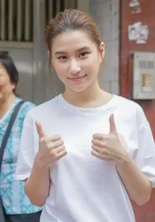 窦骁何超莲分手原因(窦骁10亿聘礼迎娶赌王女儿:何超莲身家约20亿)-第