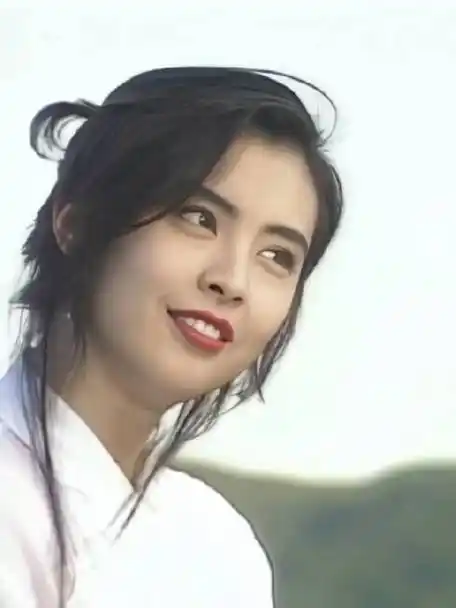 57岁王祖贤素颜自拍