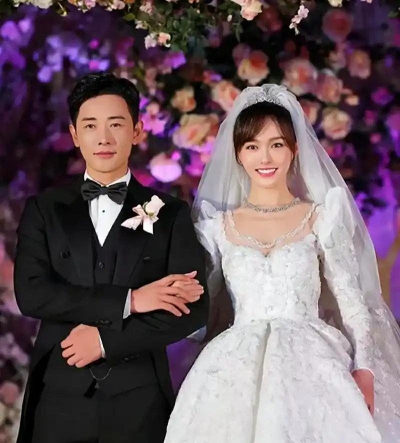 2010年,高云翔见同居3年的女友唐嫣身价飚到5000万.