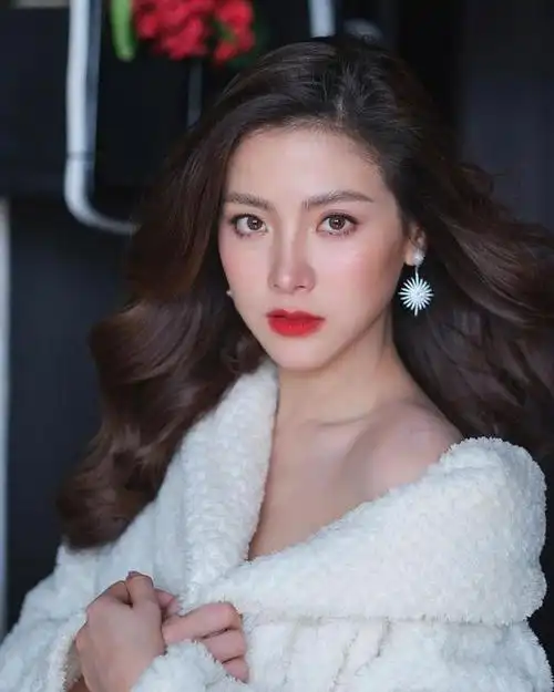 泰国女星小水的个人资料(清纯又性感的泰国女演员)(3)