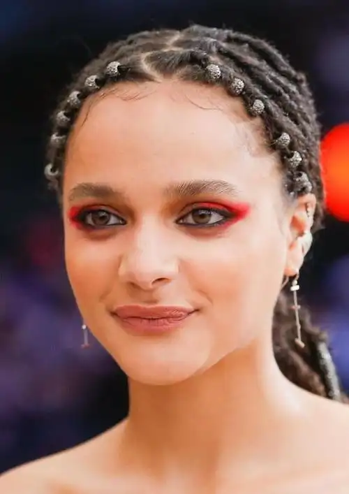 嘻哈风必备发型,脏辫造型逐渐走向潮流,炫酷又帅气