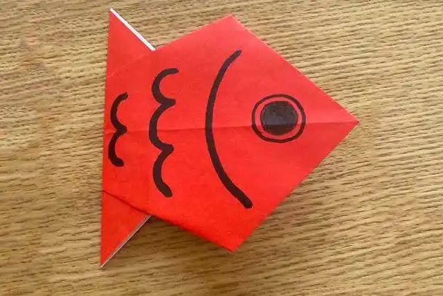 适合3到4岁幼儿简单折纸小鱼的方法(步骤图解)10