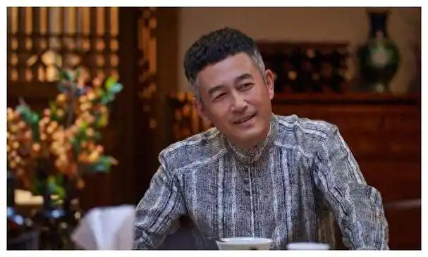 王志飞,一位在电视剧中扮演重要角色的老戏骨,迎来了广大网友们的喜爱