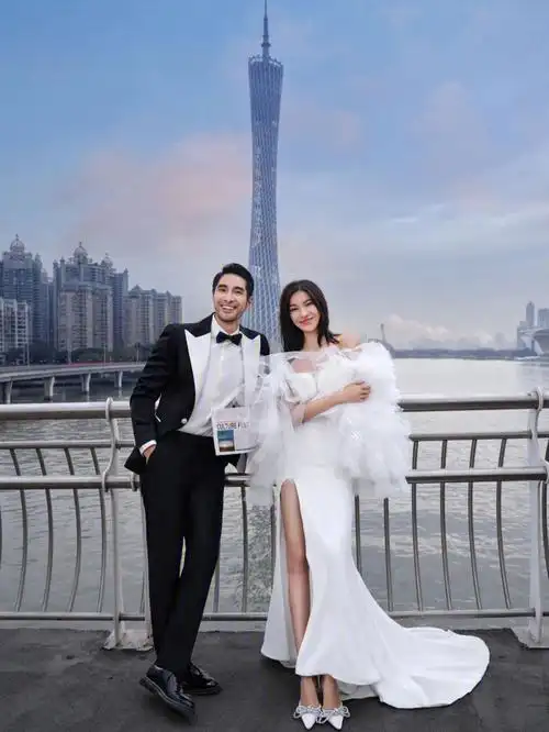 这次在广州拍摄婚纱照,和模特莎莎大叔两个人合作,一组以广州的特色