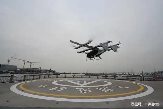 科幻片中飞行器低空穿梭的场景要来