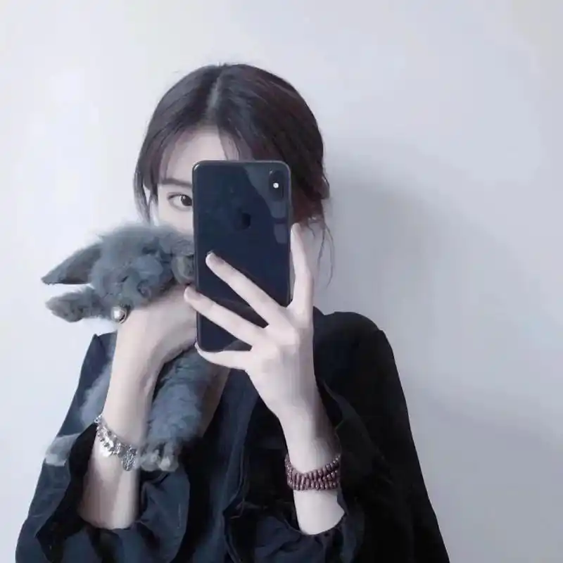 想牵着你的手,看月亮慢慢温柔 #头像 #女生头像 #仙气女生 - 抖音