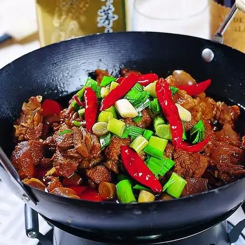 这样做干锅牛肉,肉质鲜香,麻辣爽口,停都停不下来!