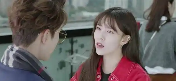 徐正溪实力演绎爆笑相亲翻车现场,修长的美手都是戏,宋妍霏笑喷