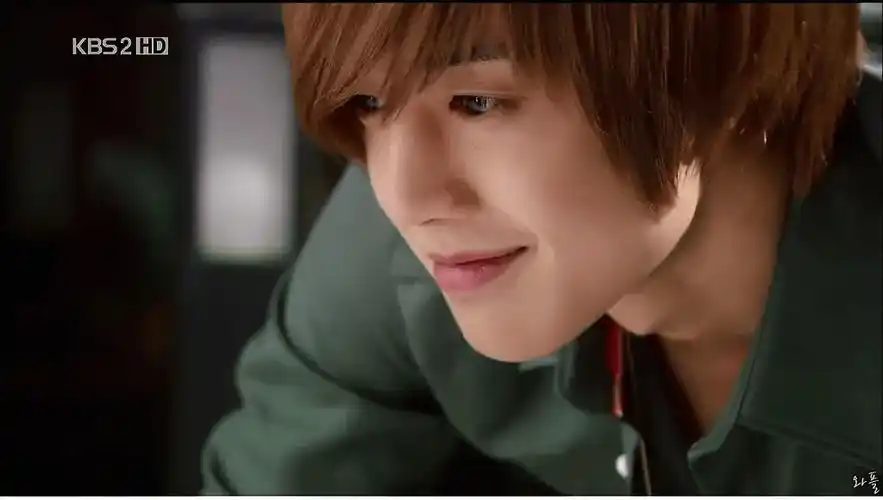 金贤重本是男团ss501的成员.