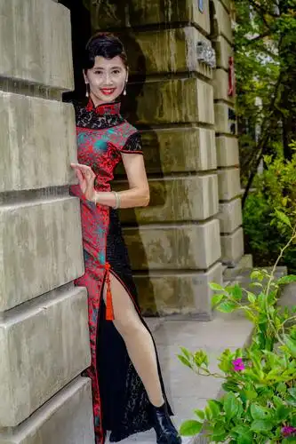 《民国街五百走秀团》旗袍秀 - 美篇