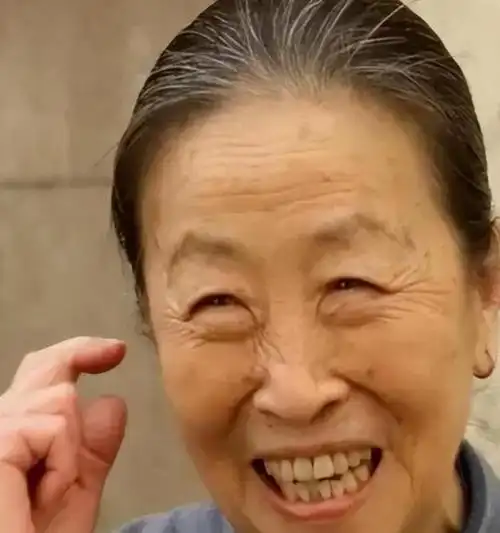 张少华:演艺界的坚韧与奉献一,张少华是演艺界的才情横溢的女演员,她