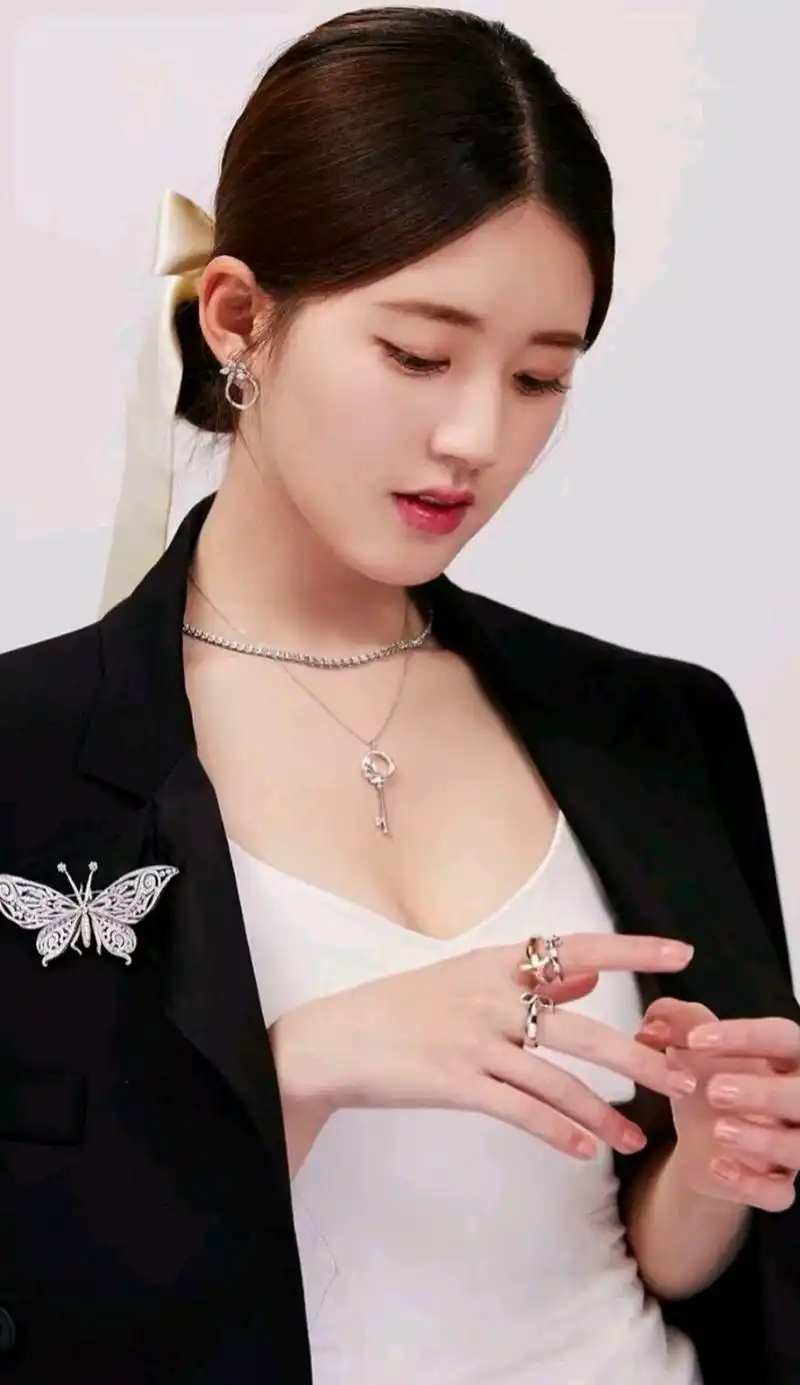 赵露思美图写真照