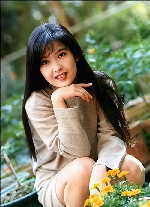 玉女掌门人爷孙三代都想娶的女人周慧敏年轻时究竟多火