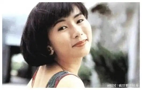 周星驰要娶的女人啥样每部影片都有她的影子罗天使罗慧娟