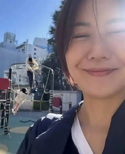 孙燕姿一家四口生活照,最懂享受平凡美好的天后,圈外老公曝光!