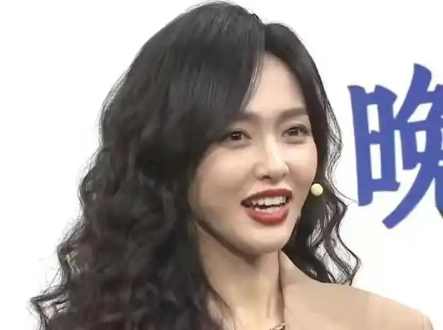 央视春晚明星怼脸照,《繁花》中的"上海汪小姐"唐嫣毫无瑕疵