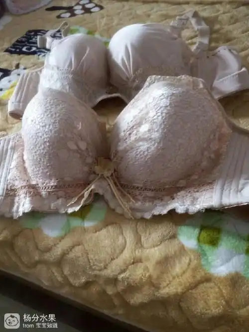 没怀孕是穿36c码刚刚好,然后换到38了,穿38c一段时间后还是感觉有点紧