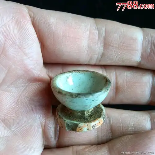 宋代影青瓷小杯全世界最小的酒杯