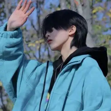 干净阳光帅气男生图片-男生头像 - 壁纸家