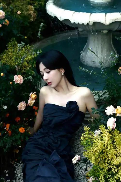 啊啊啊啊55555我紫 几天不见 一出来又给我美了个大的06#杨紫 蓝色