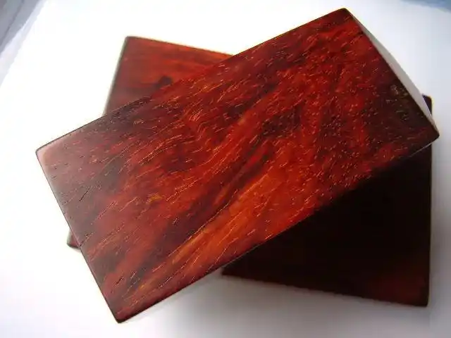 和小叶紫檀什么关系?