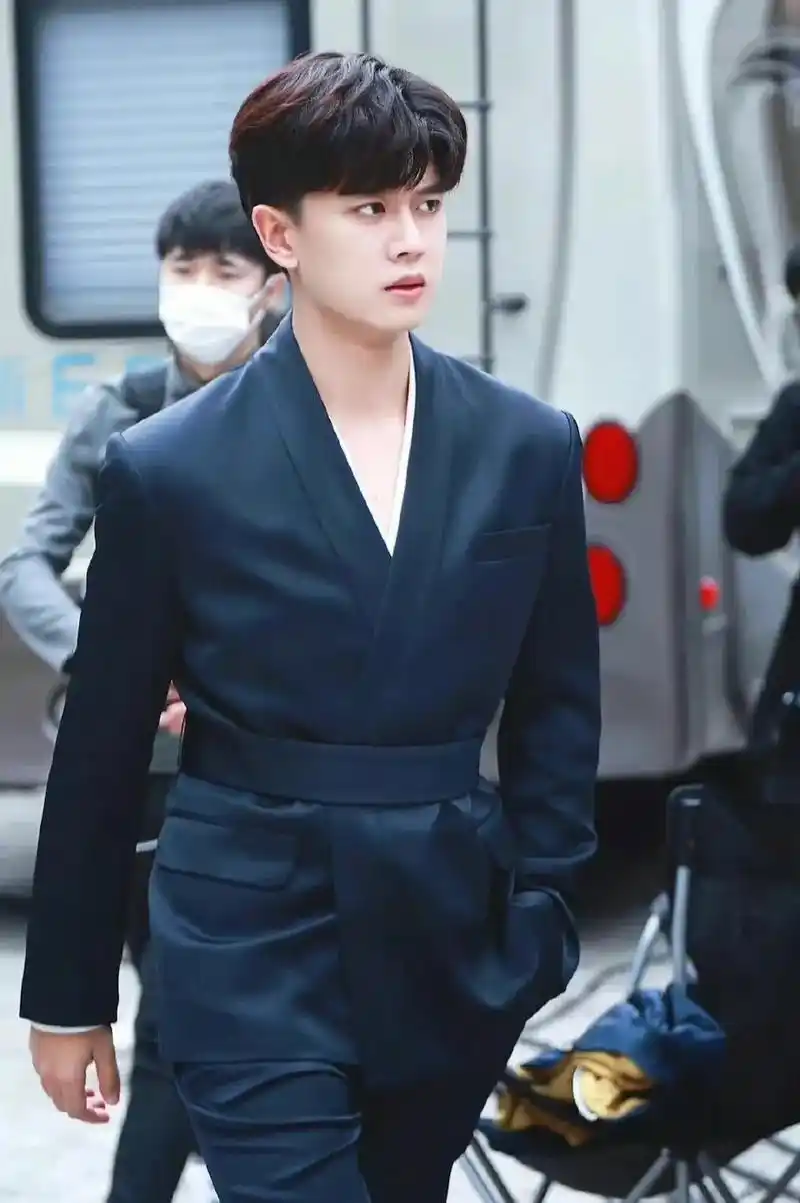 周生辰西装大赏,哪一套在你心中封神了呢#任嘉伦 #一生一世  - 抖音