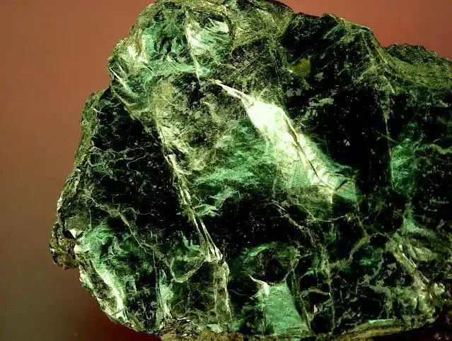 贵金属供应缺口严重下降铂金市场去年缺口38万盎司