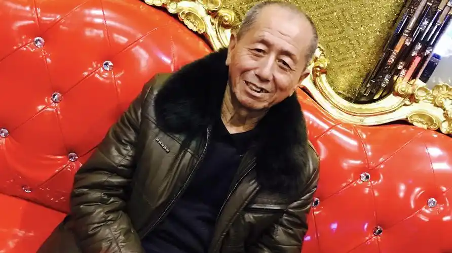 我家80岁的老头洋气不