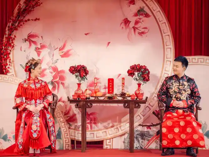 超高性价比美艳绝伦的金红色新中式婚礼