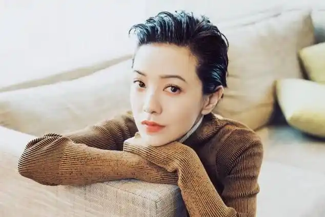 郭采洁复古油头