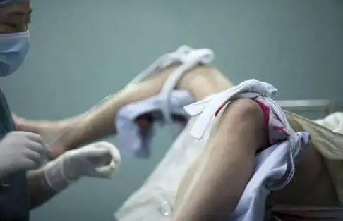 女性内检时医生手指要伸进去多少别想歪了为了更好生育